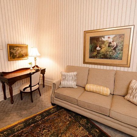 Captain Henderson House Hotel Arkadelphia Kültér fotó