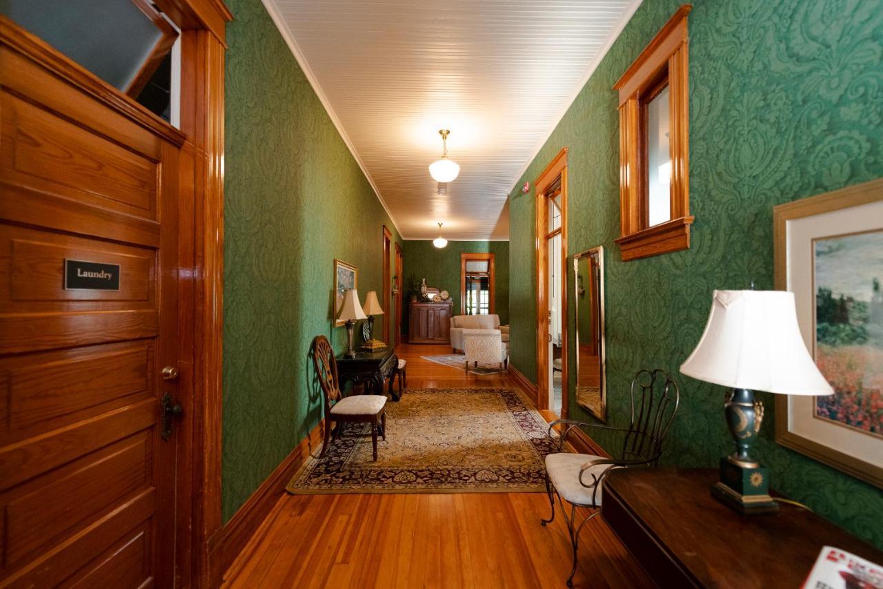 Captain Henderson House Hotel Arkadelphia Kültér fotó
